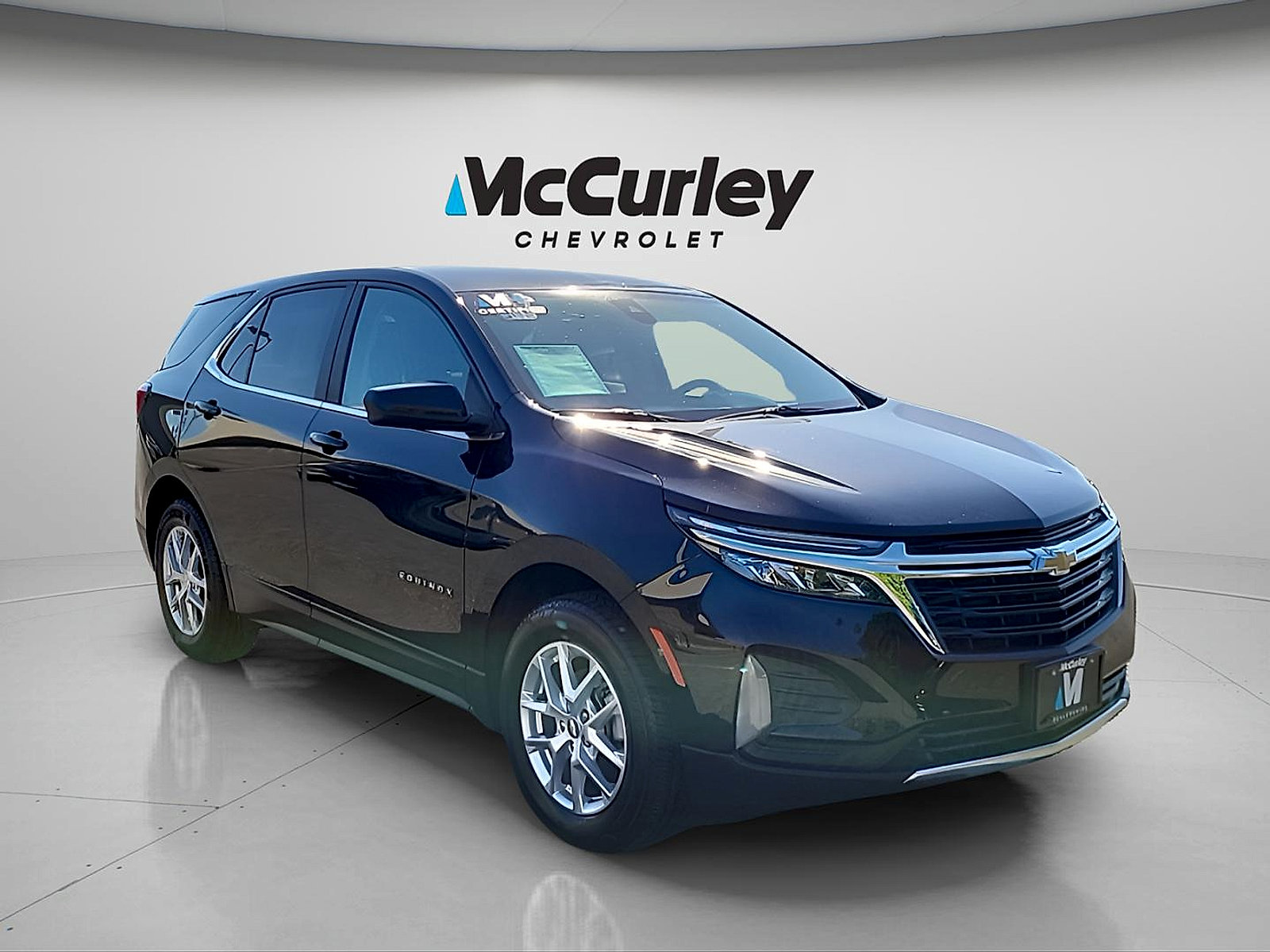 Used 2024 Chevrolet Equinox LT AWD/4WD image 1