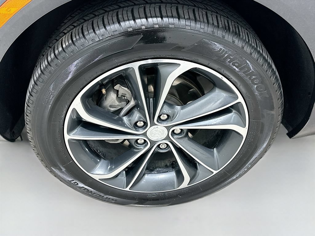 Used 2022 Buick Encore GX Essence FWD image 33