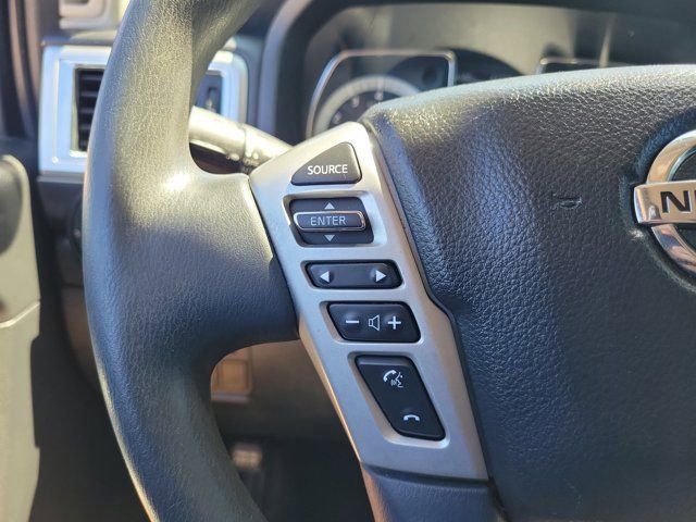 Used 2018 Nissan Titan SV image 22