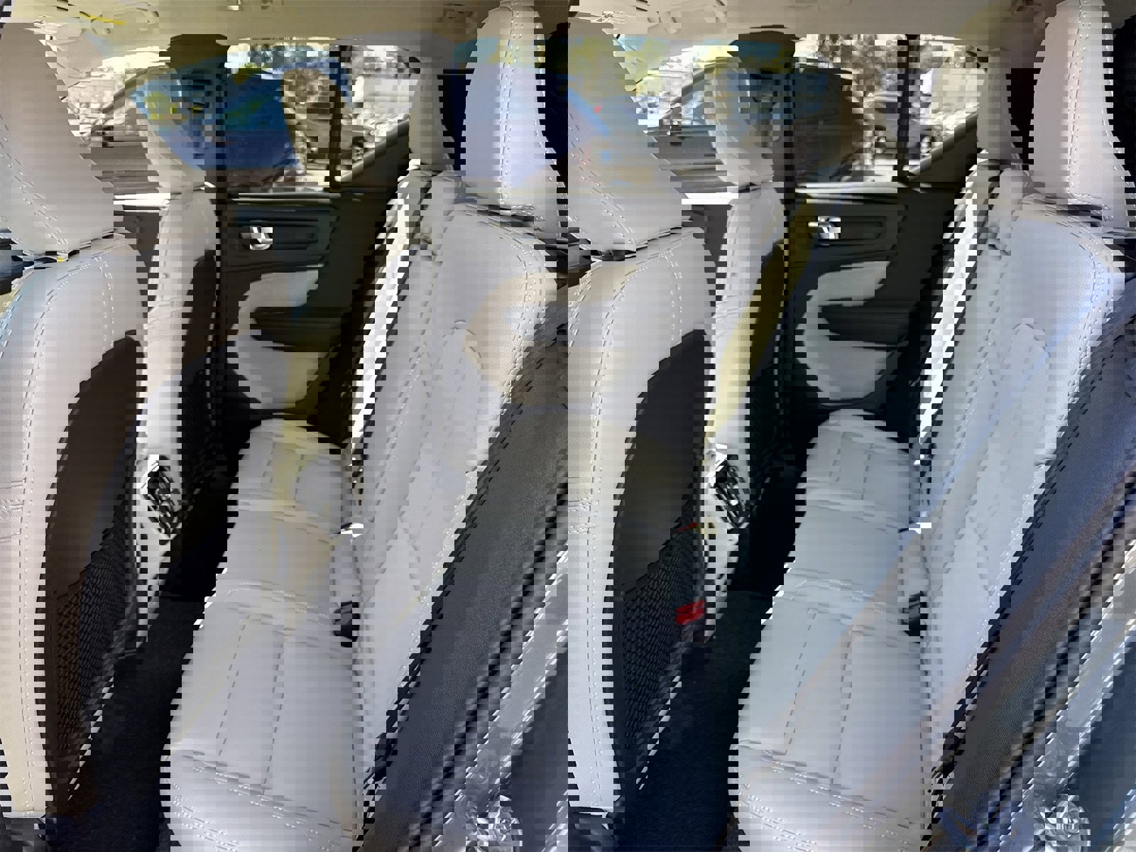 New 2026 Volvo XC40 B5 Plus w/ Protection Package Premier image 13