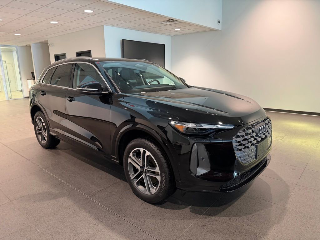 Used 2025 Audi Q5 Premium w/ Convenience Package image 30