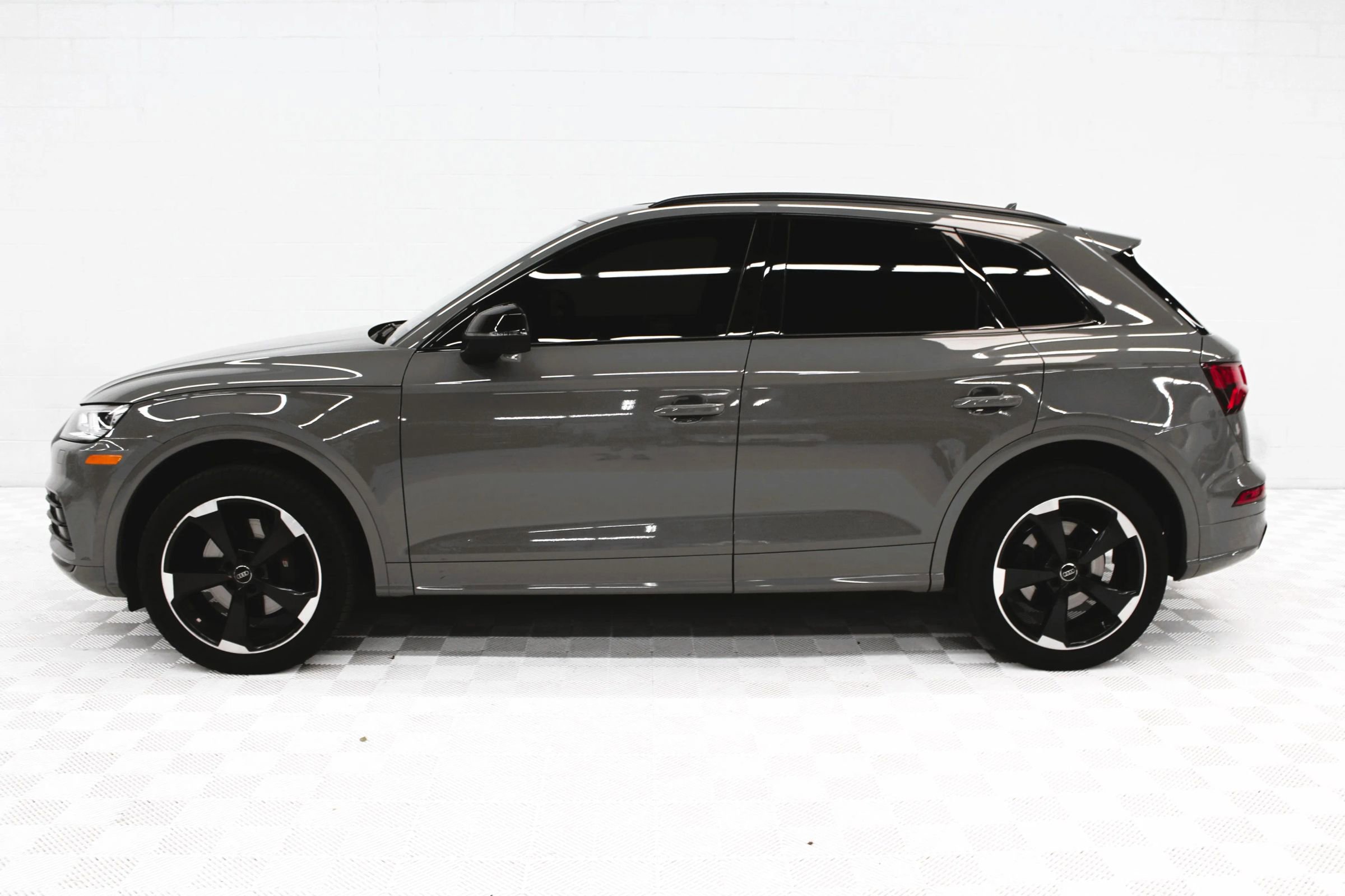 Used 2019 Audi SQ5 Premium Plus w/ Premium Plus Package image 1