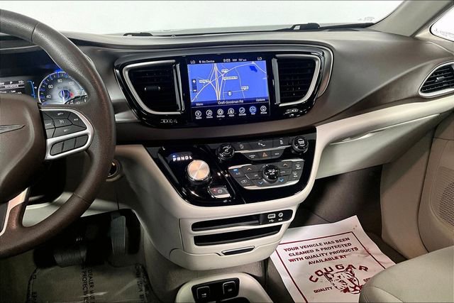 Used 2017 Chrysler Pacifica Touring Plus FWD image 6