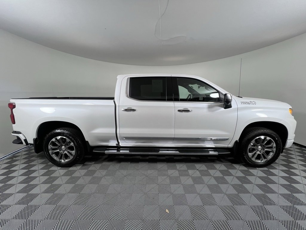 Used 2025 Chevrolet Silverado 1500 High Country w/ Technology Package image 11