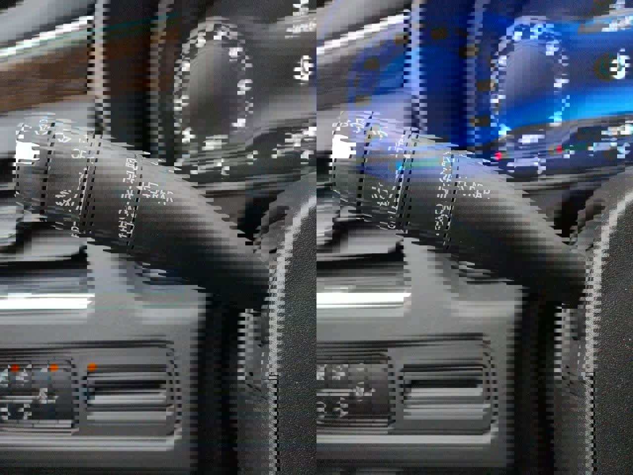 Used 2023 Chevrolet Suburban Premier image 26