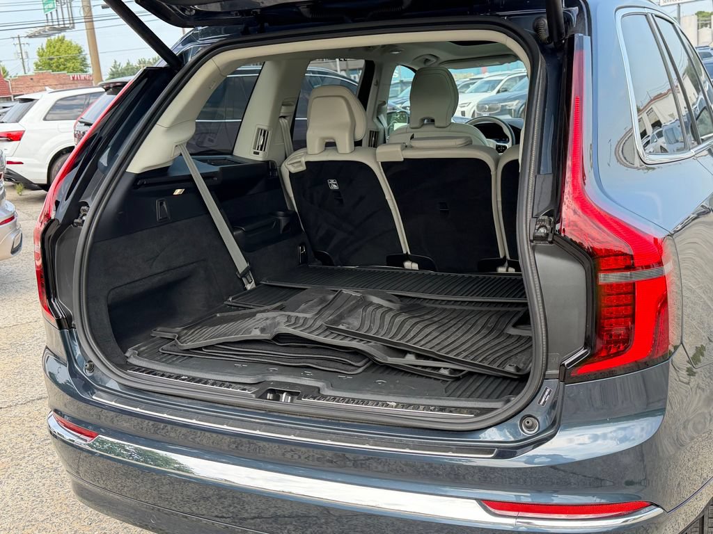 New 2026 Volvo XC90 T8 Ultra w/ Protection Package Premier AWD/4WD image 13
