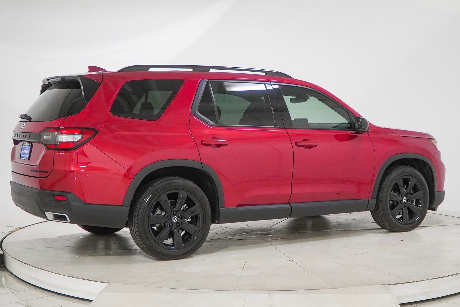Certified 2025 Honda Pilot Black Edition image 15