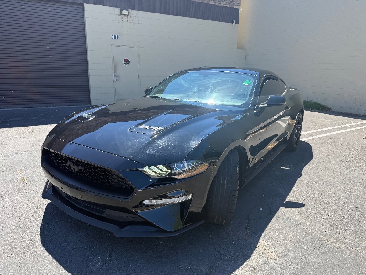 Used 2020 Ford Mustang Premium RWD image 3