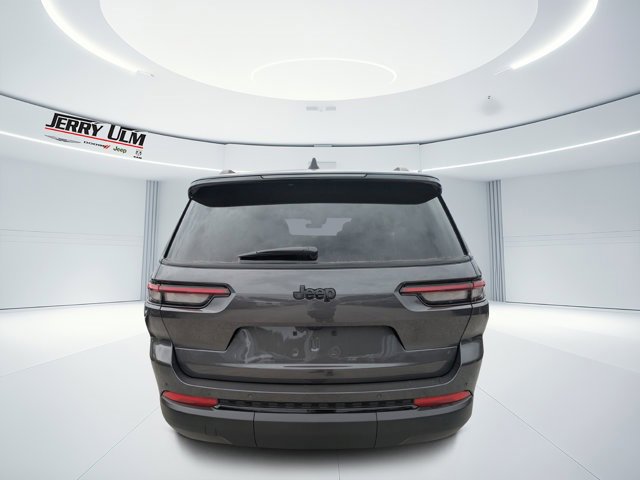 New 2025 Jeep Grand Cherokee L Laredo image 4
