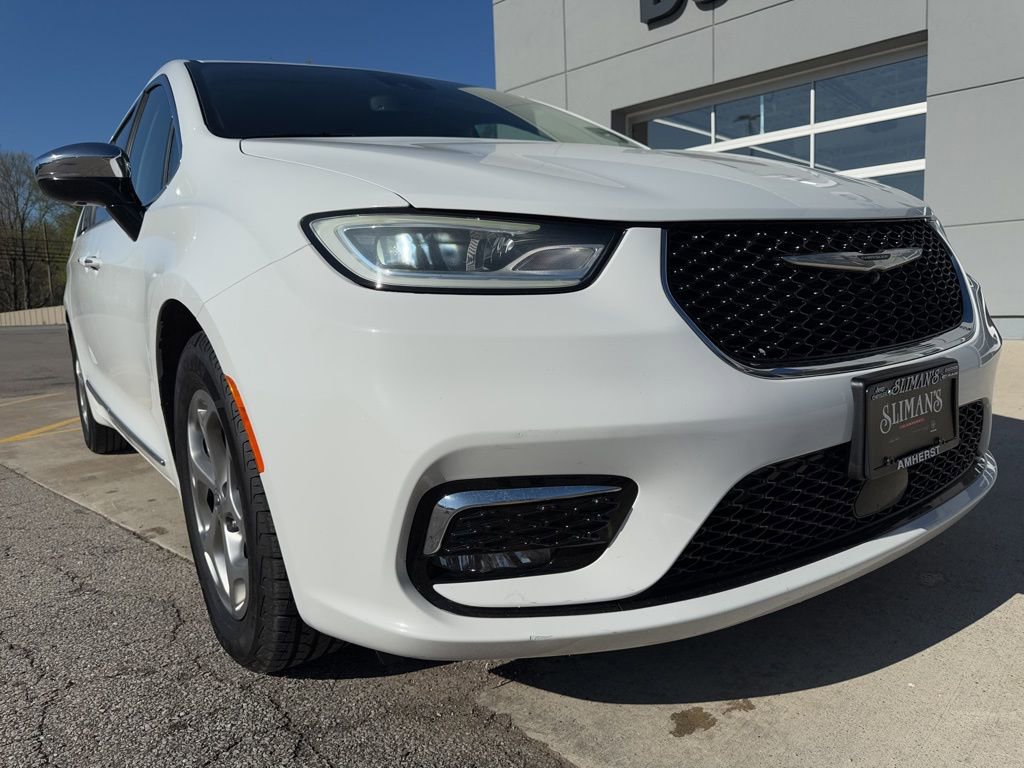 Used 2023 Chrysler Pacifica Limited FWD image 13