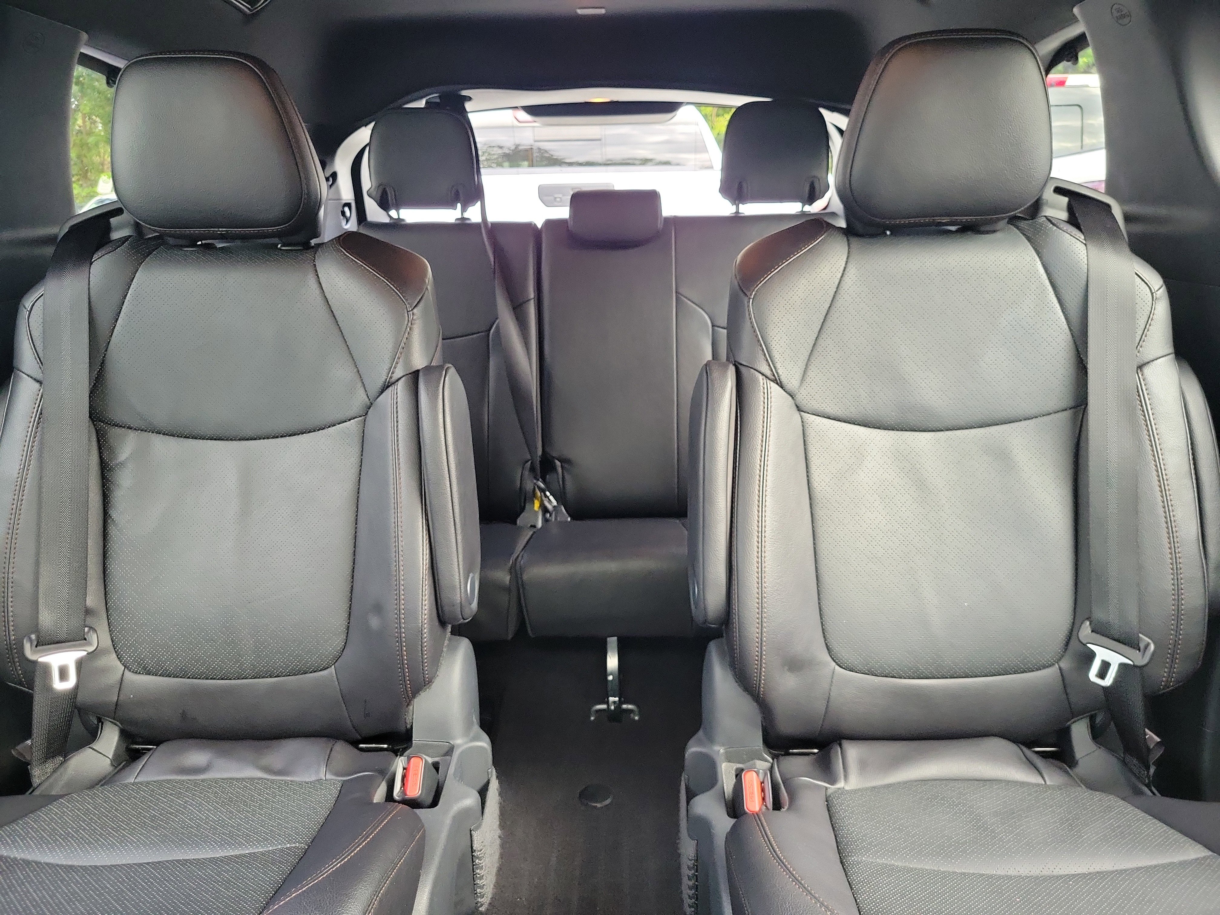 Used 2025 Toyota Sienna Platinum image 16
