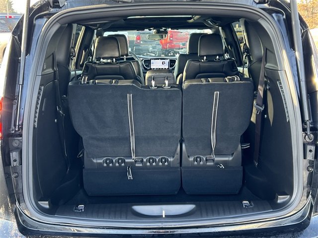 Certified 2026 Chrysler Pacifica Select w/ S Appearance Package image 38