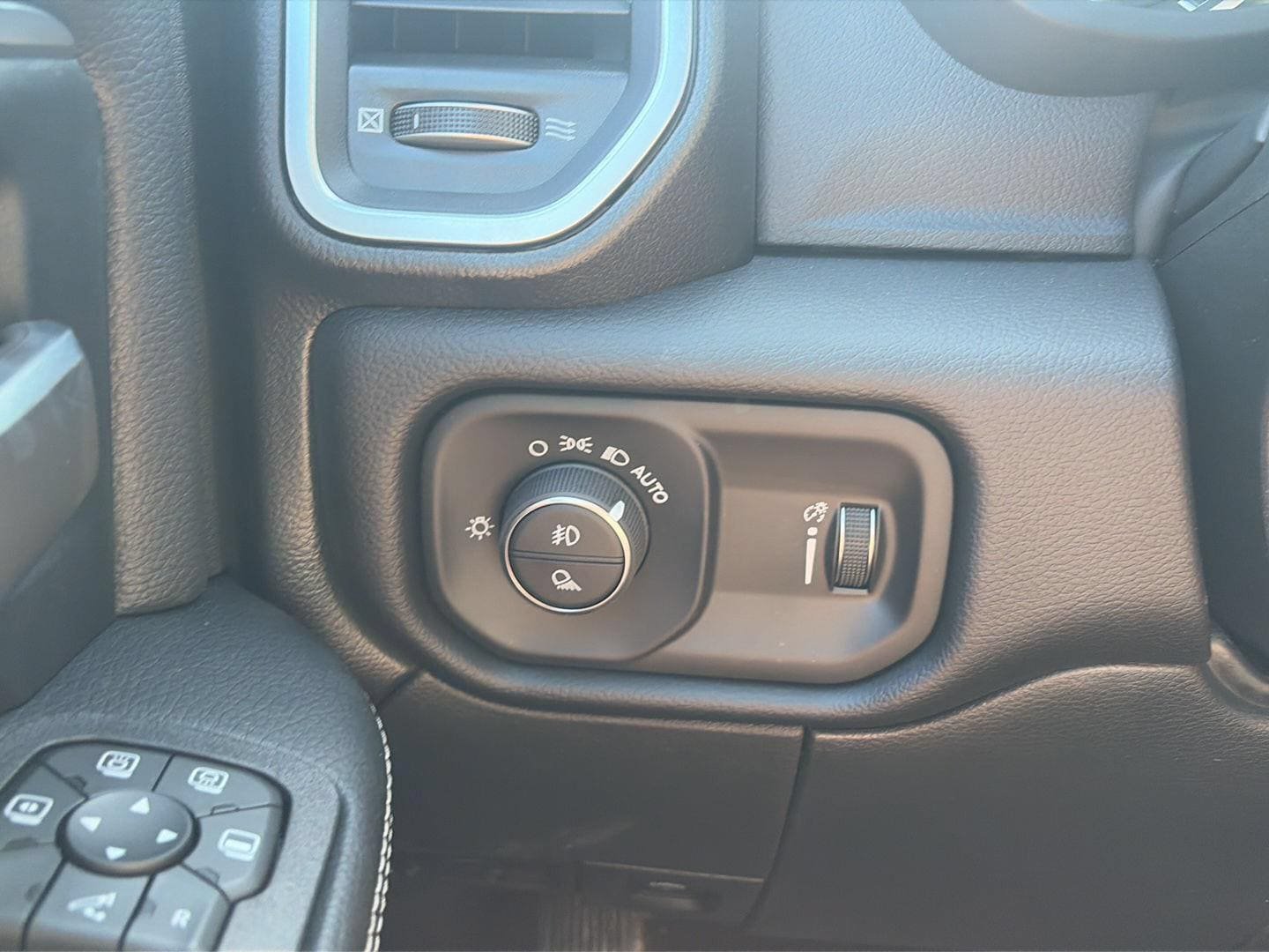 New 2026 RAM 2500 Big Horn AWD/4WD image 18