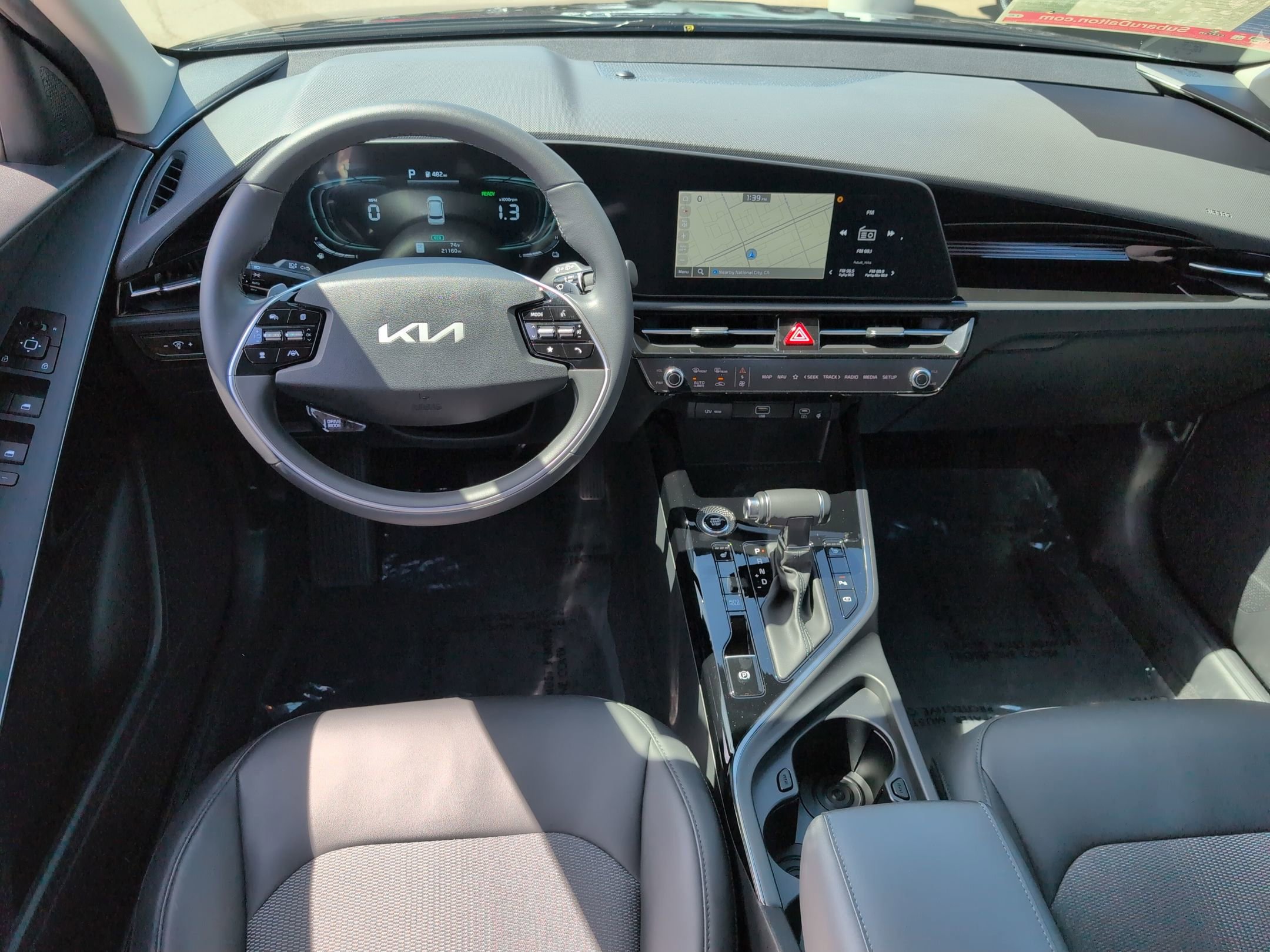 Used 2024 Kia Niro EX image 12