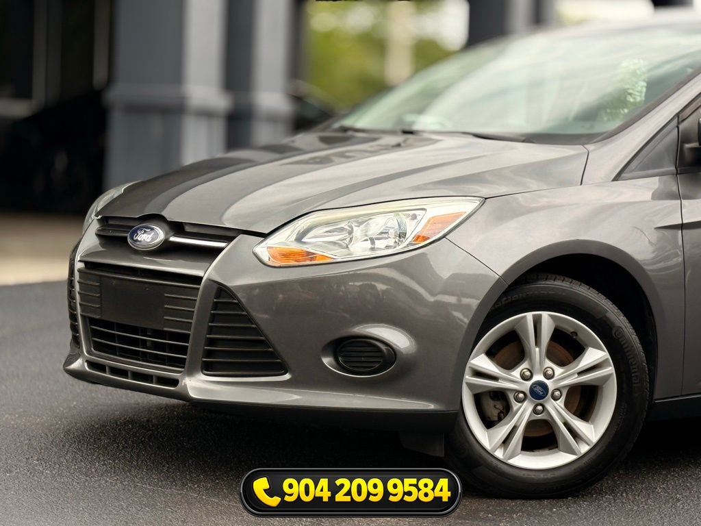Used 2014 Ford Focus SE FWD image 2