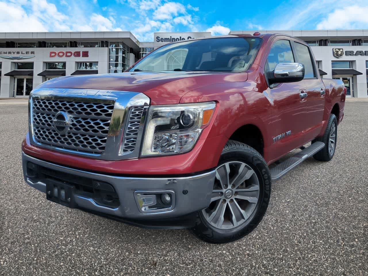 Used 2018 Nissan Titan SL image 1