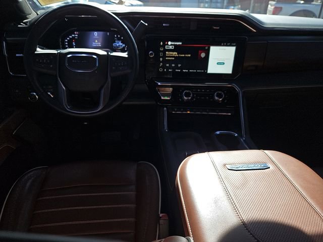 Used 2025 GMC Sierra 2500 Denali Ultimate image 12