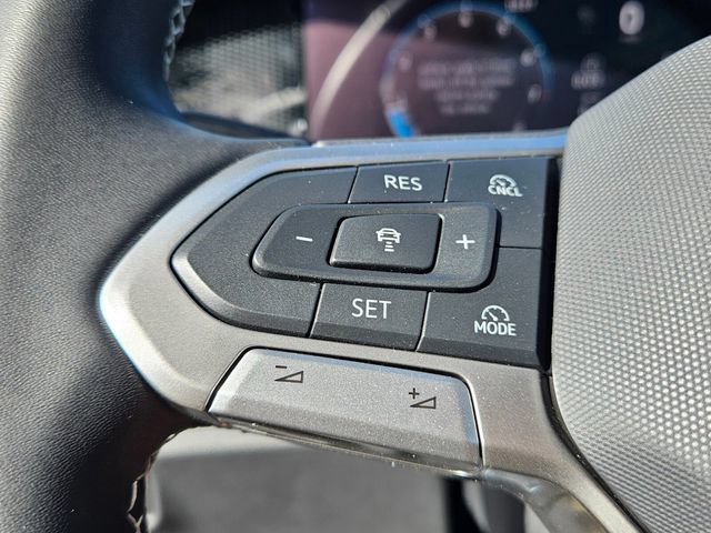 New 2026 Volkswagen Tiguan SE FWD image 24