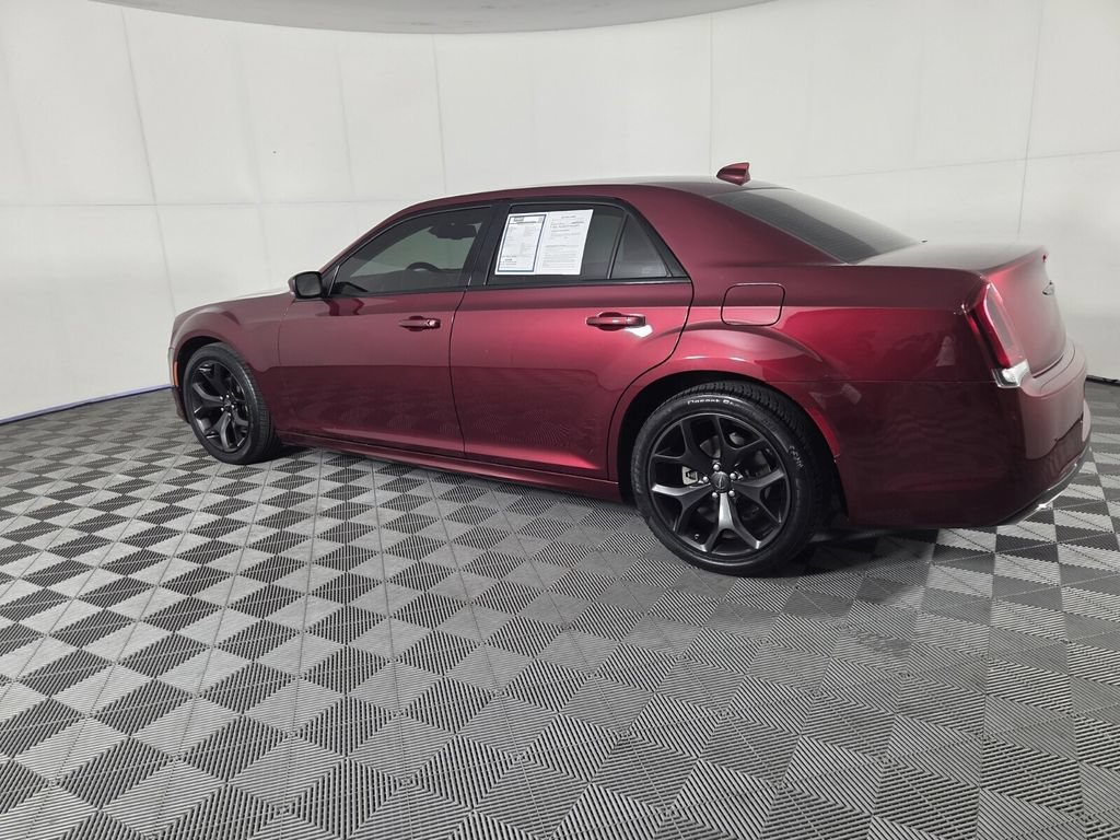 Used 2023 Chrysler 300 Touring L w/ Comfort Group RWD image 6