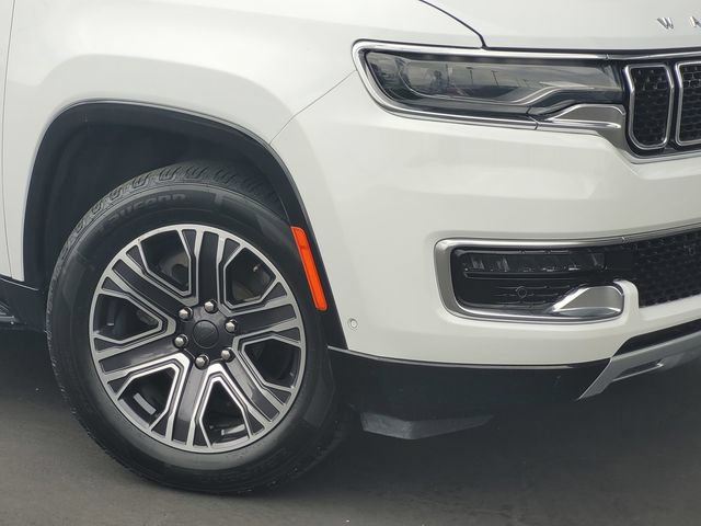 Certified 2023 Jeep Wagoneer L Series II AWD/4WD image 3