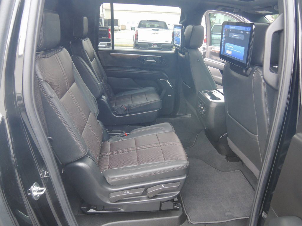 Used 2025 Chevrolet Suburban High Country image 41