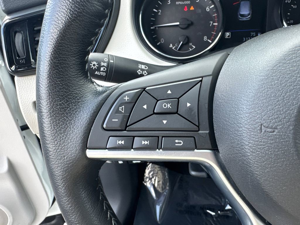 Used 2022 Nissan Rogue Sport SL image 25