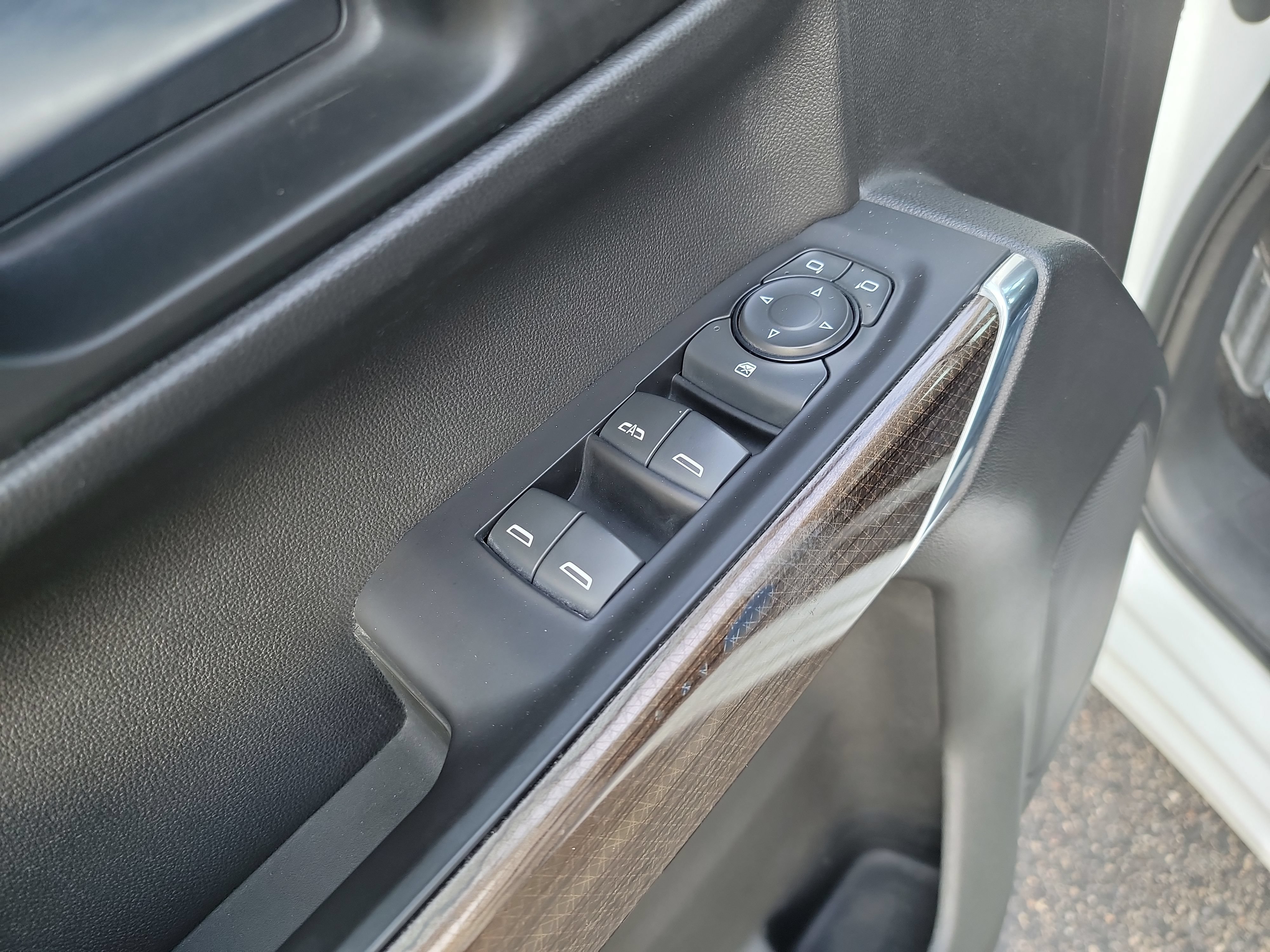 Used 2020 Chevrolet Silverado 1500 LT AWD/4WD image 14
