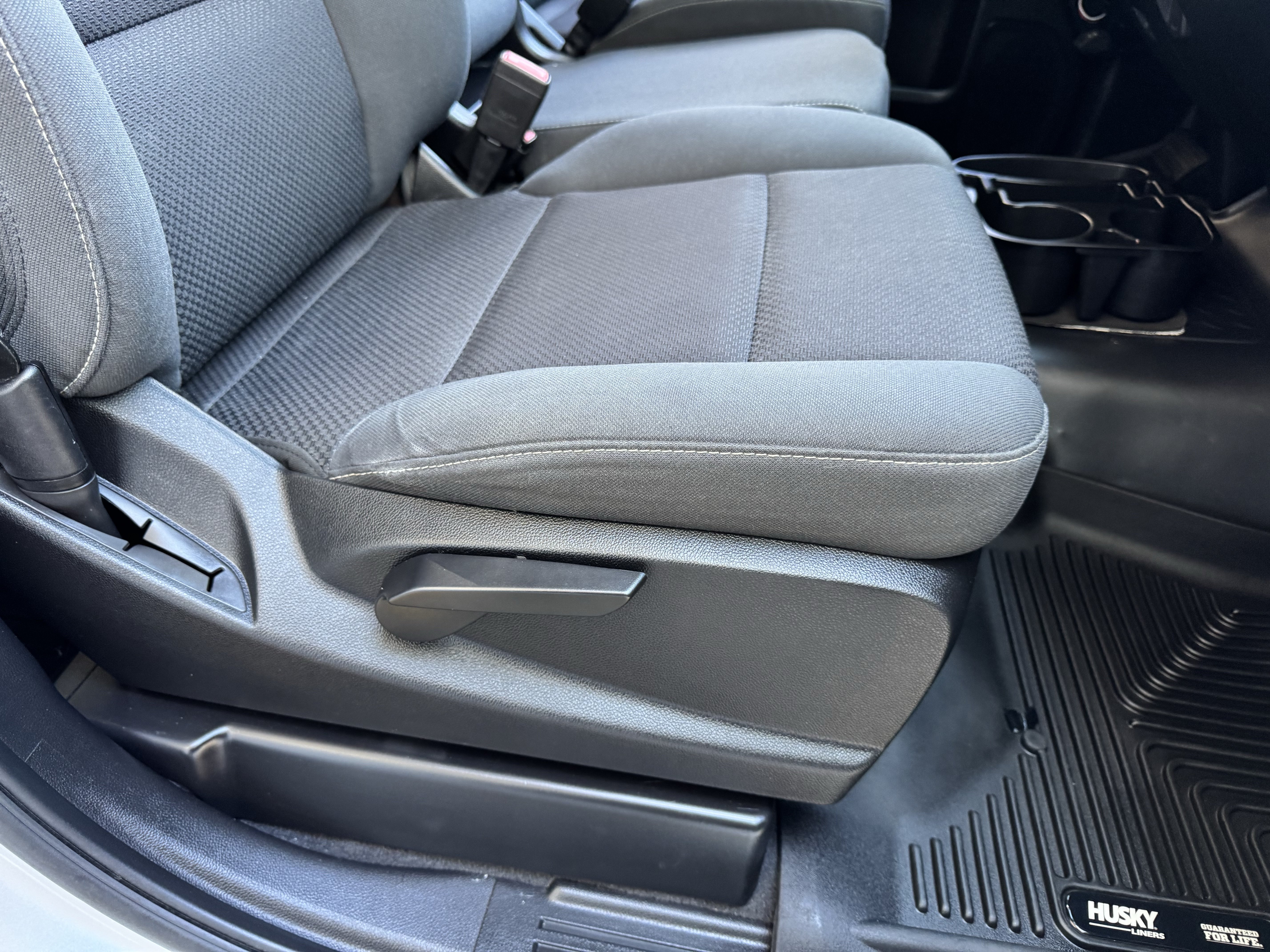 Used 2019 Chevrolet Silverado 1500 LT AWD/4WD image 20