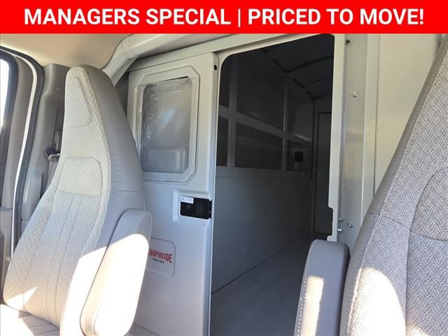 New 2025 Chevrolet Express 3500 w/ Power Convenience Package image 31