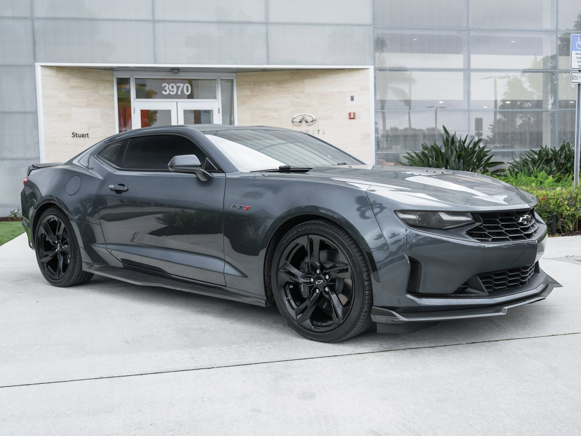 Used 2023 Chevrolet Camaro LT w/ Technology Package RWD image 4