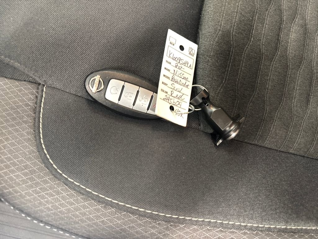 Used 2022 Nissan Pathfinder SV image 33