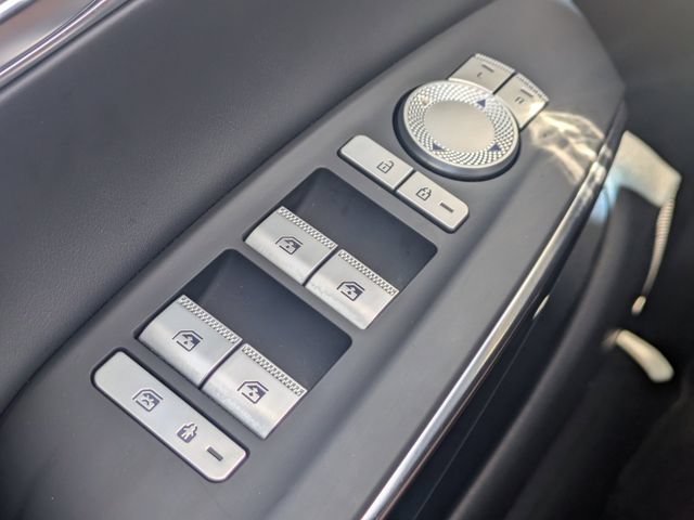 Used 2025 Genesis GV70 2.5T AWD/4WD image 23