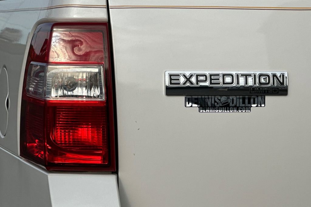Used 2013 Ford Expedition Limited RWD image 30