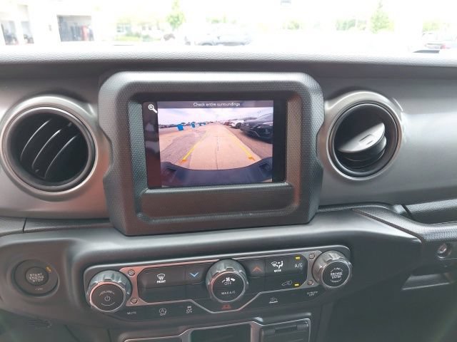 Used 2023 Jeep Gladiator Sport AWD/4WD image 16