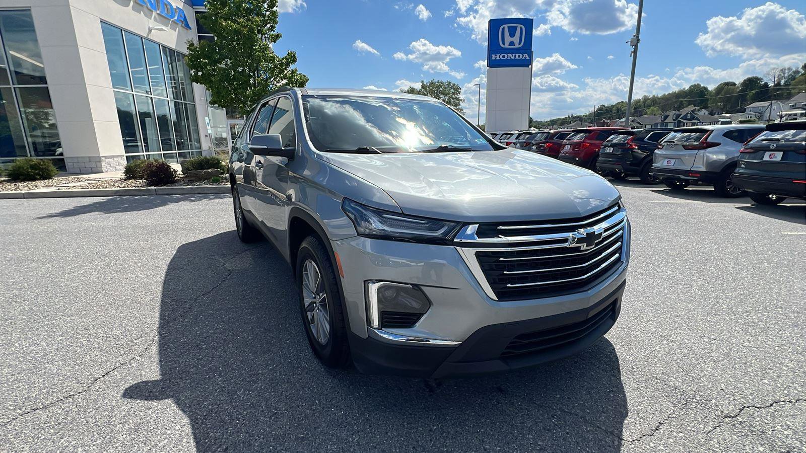 Used 2023 Chevrolet Traverse LT w/ LPO, Floor Liner Package AWD/4WD image 2