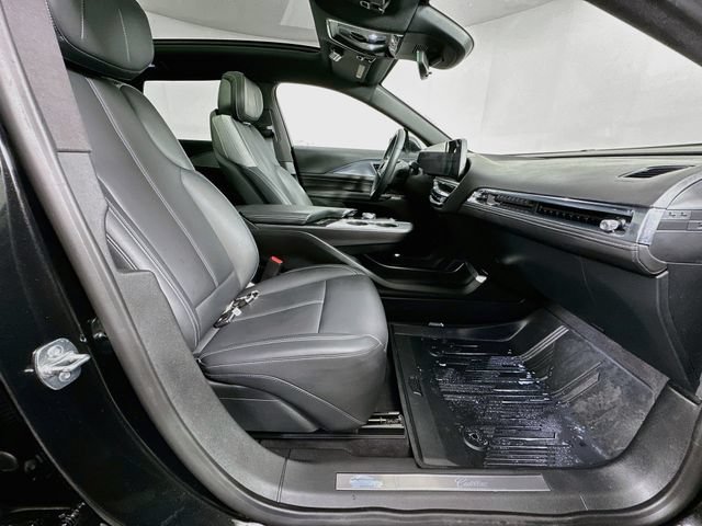 Used 2024 Cadillac Lyriq Tech w/ Driver Assist Package AWD/4WD image 29