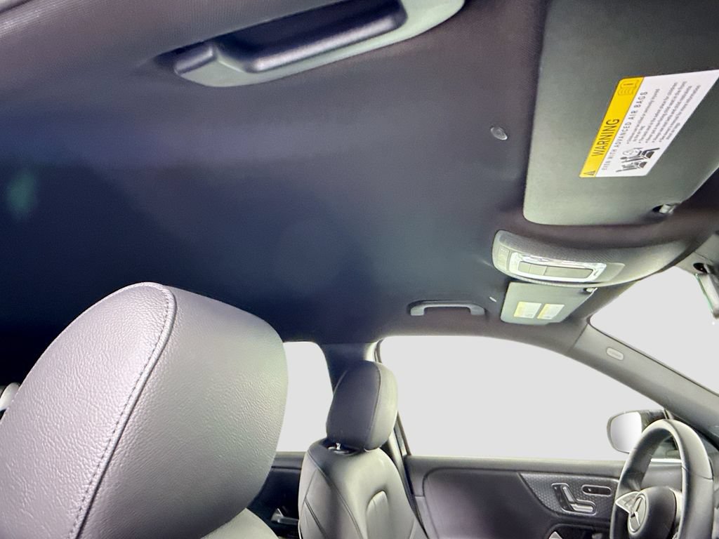 Certified 2025 Mercedes-Benz GLB 250 image 18