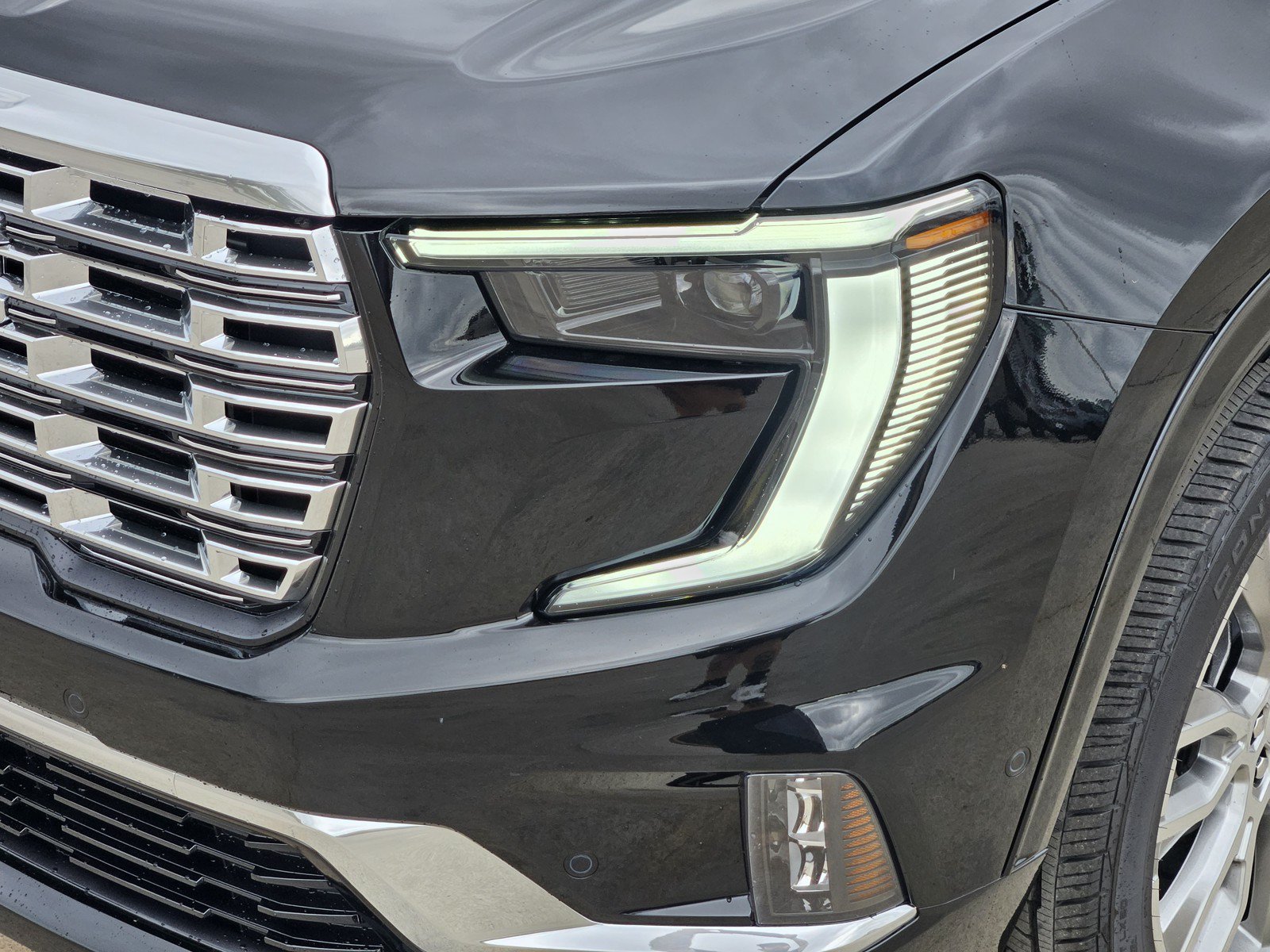 New 2027 GMC Acadia Denali FWD image 5