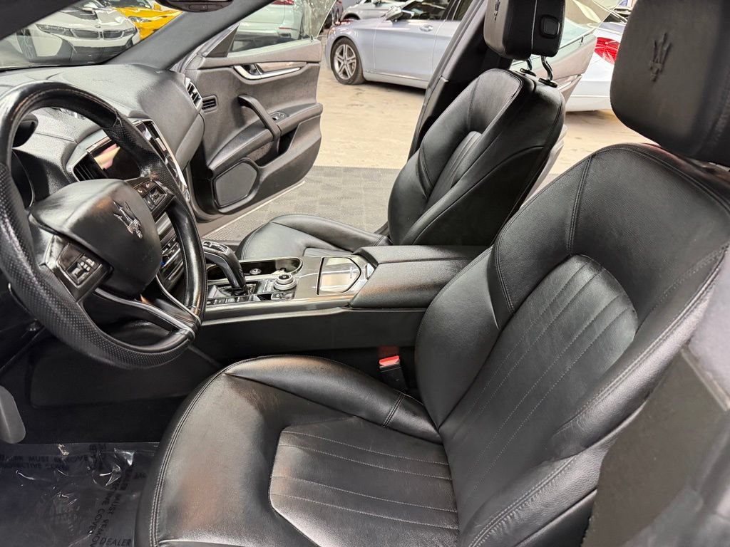 Used 2021 Maserati Ghibli RWD image 33
