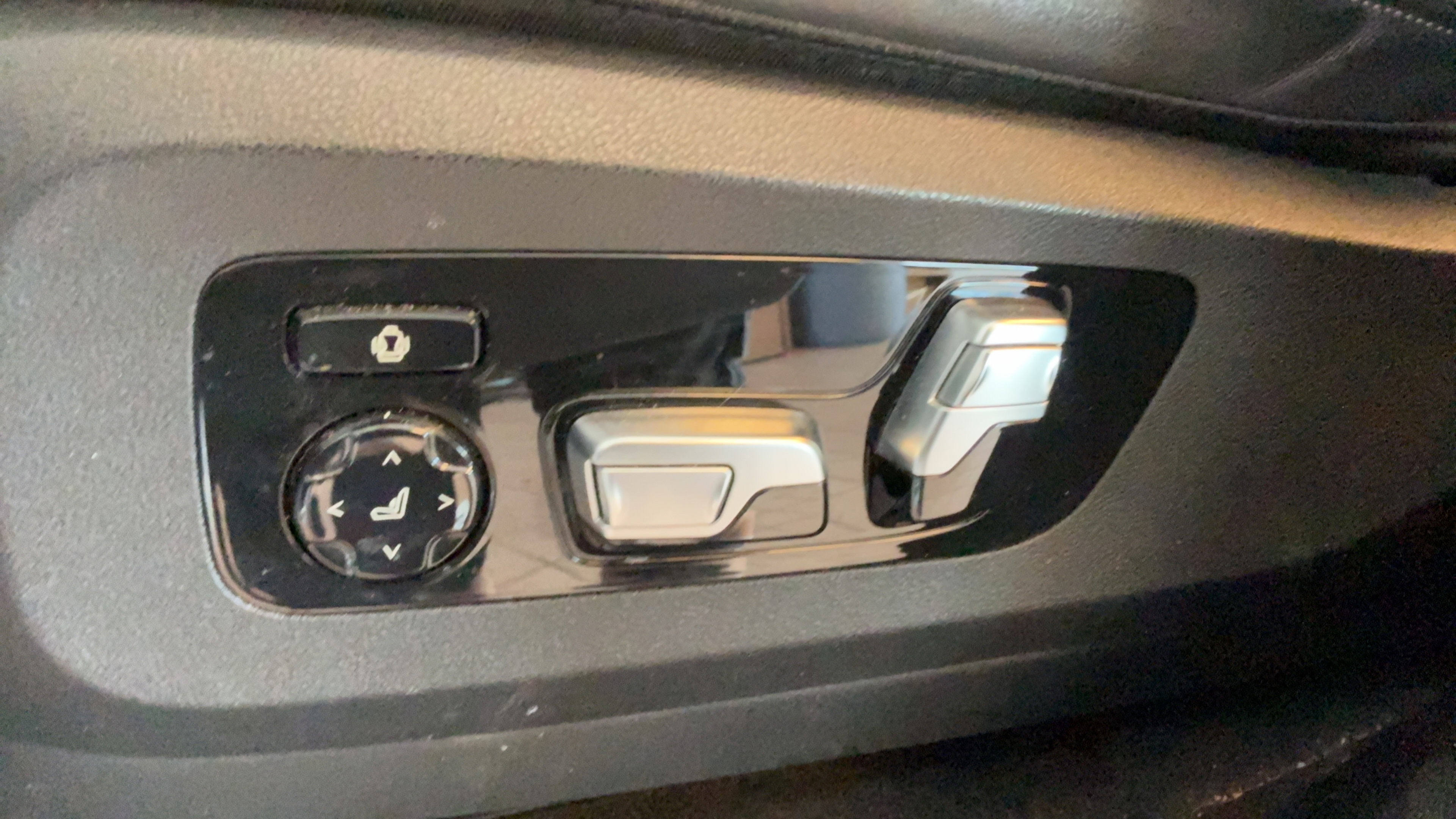 Used 2019 BMW X7 xDrive40i w/ Premium Package AWD/4WD image 26