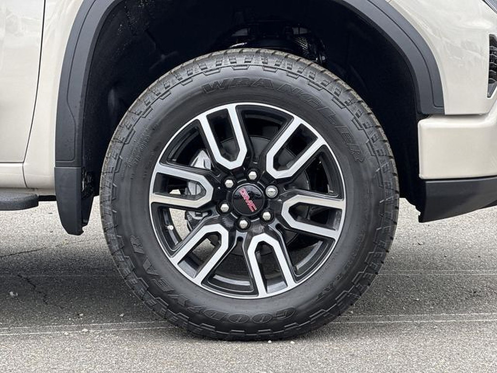 New 2026 GMC Sierra 1500 AT4 w/ AT4 Premium Package AWD/4WD image 30