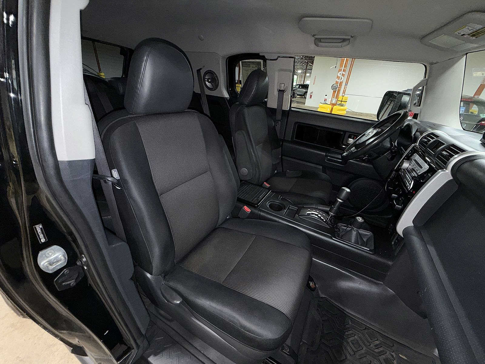 Used 2009 Toyota FJ Cruiser 4WD image 16