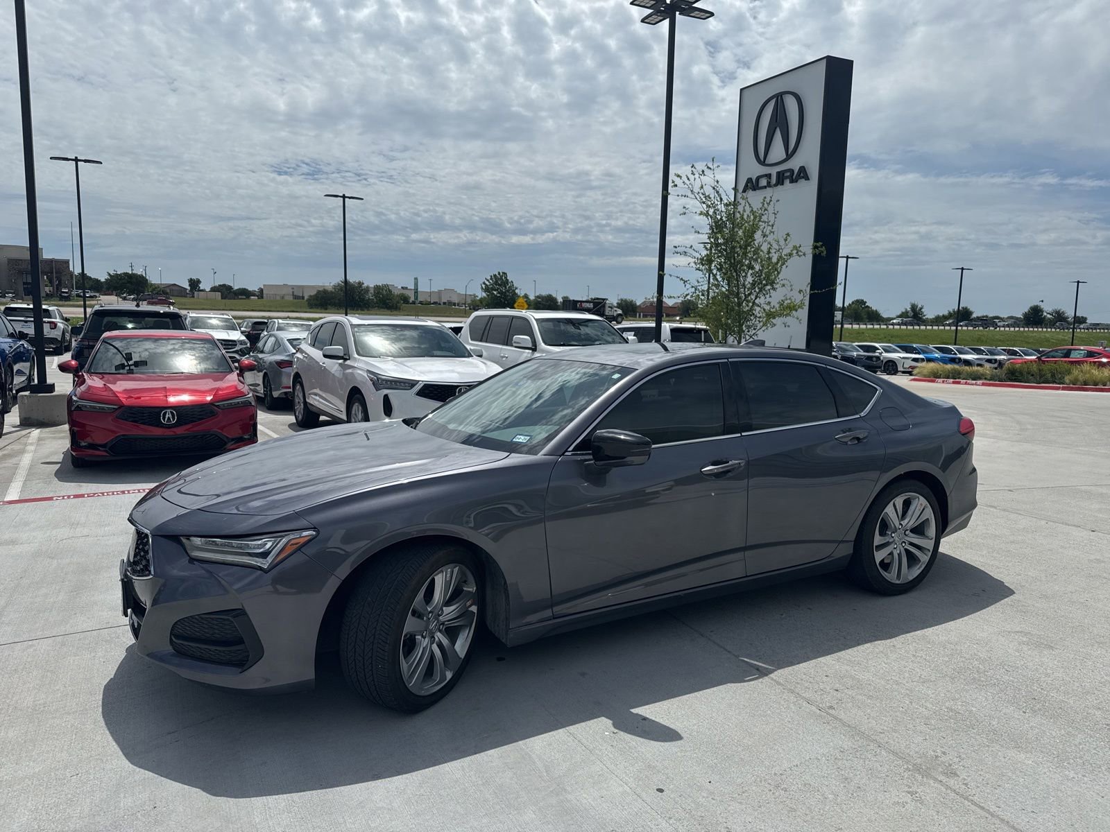 Used 2023 Acura TLX w/ Technology Package FWD image 4