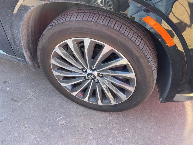 Used 2025 Hyundai Palisade Calligraphy image 4