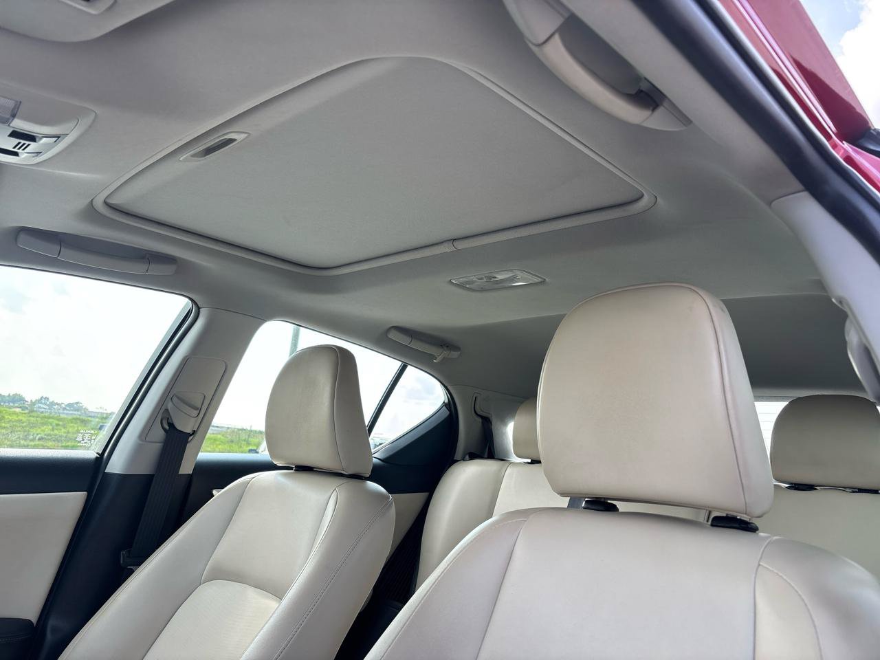 Used 2013 Lexus CT 200h w/ Premium Pkg w/Backup Camera FWD image 18