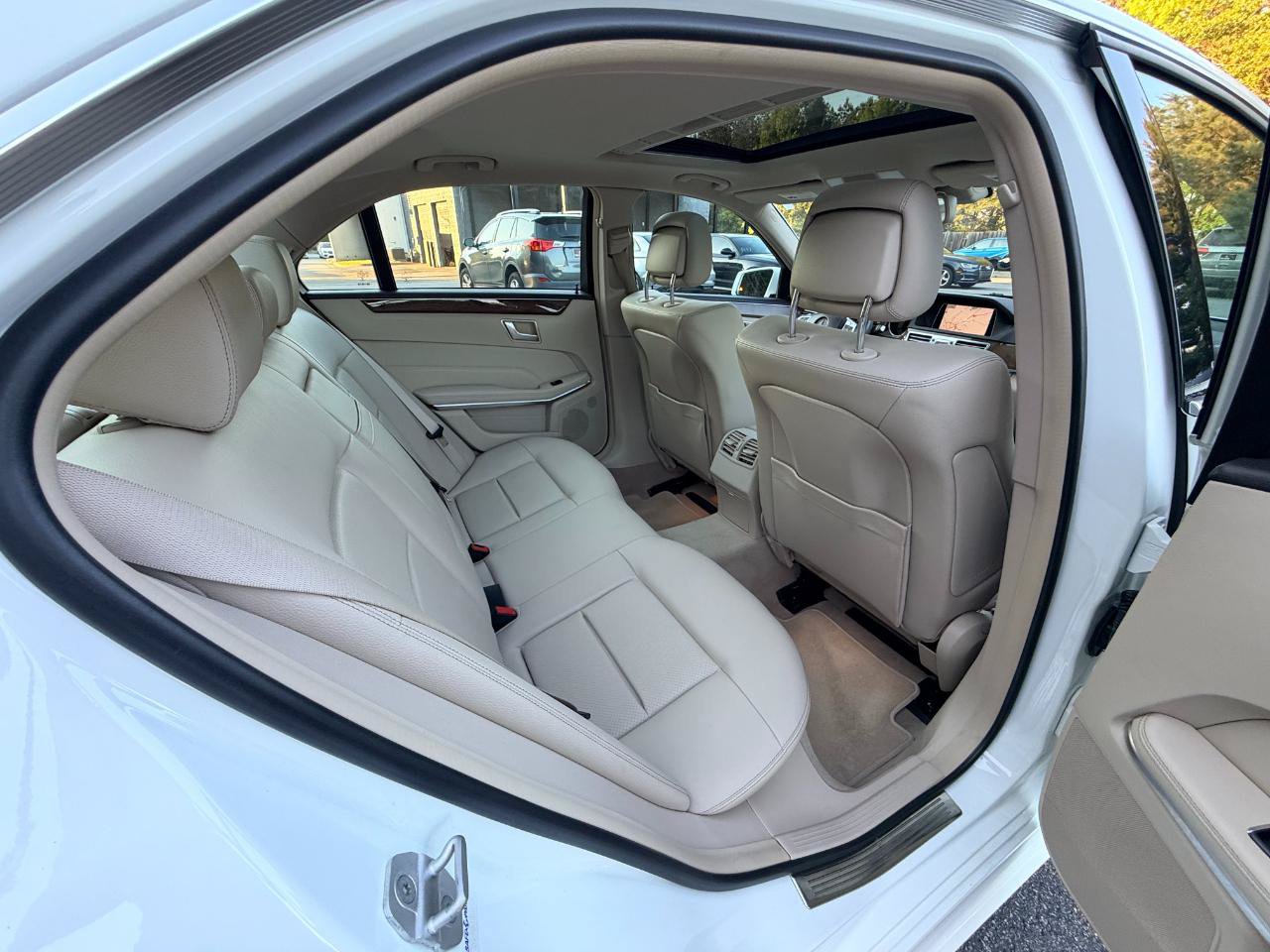 Used 2014 Mercedes-Benz E 350 Sedan image 12