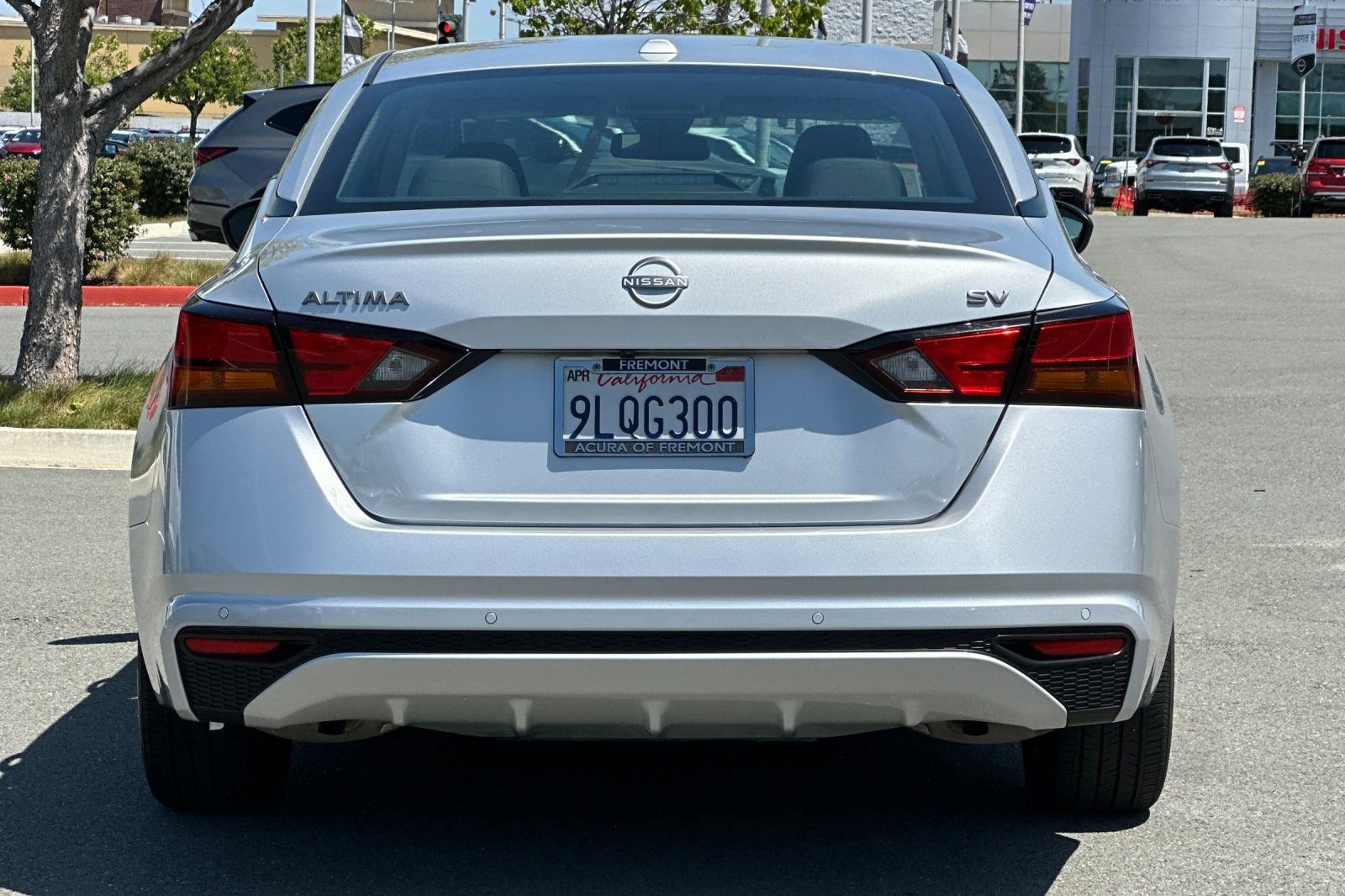 Used 2024 Nissan Altima 2.5 SV FWD image 3