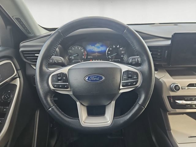 Used 2022 Ford Explorer XLT AWD/4WD image 12