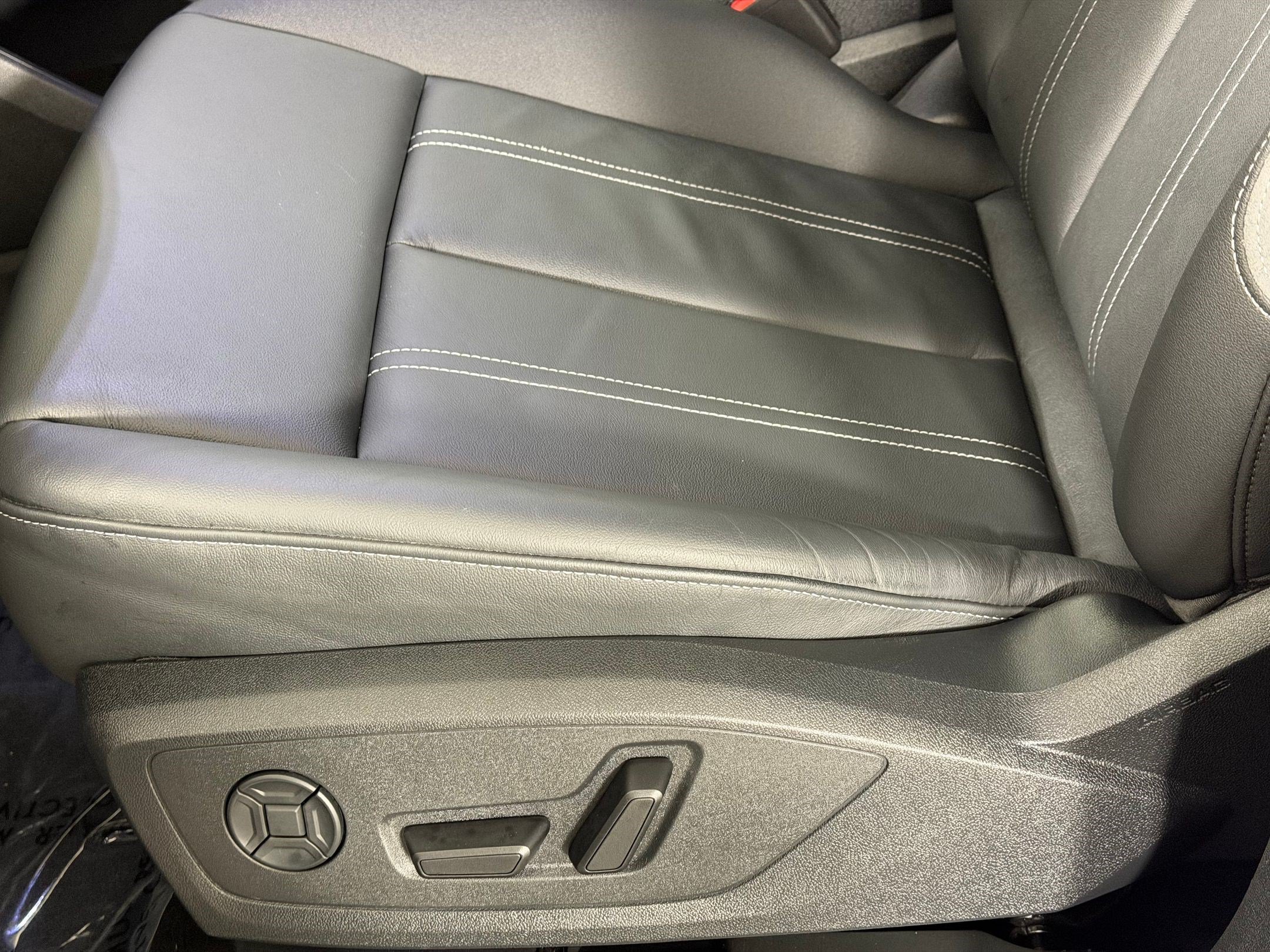 Used 2025 Audi Q4 e-tron Premium w/ Convenience Package AWD/4WD image 14