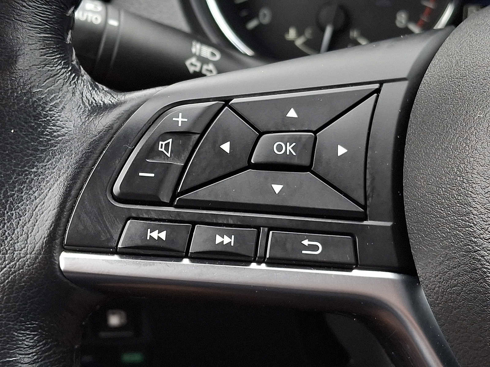 Used 2020 Nissan Rogue SV w/ Premium Package AWD/4WD image 17